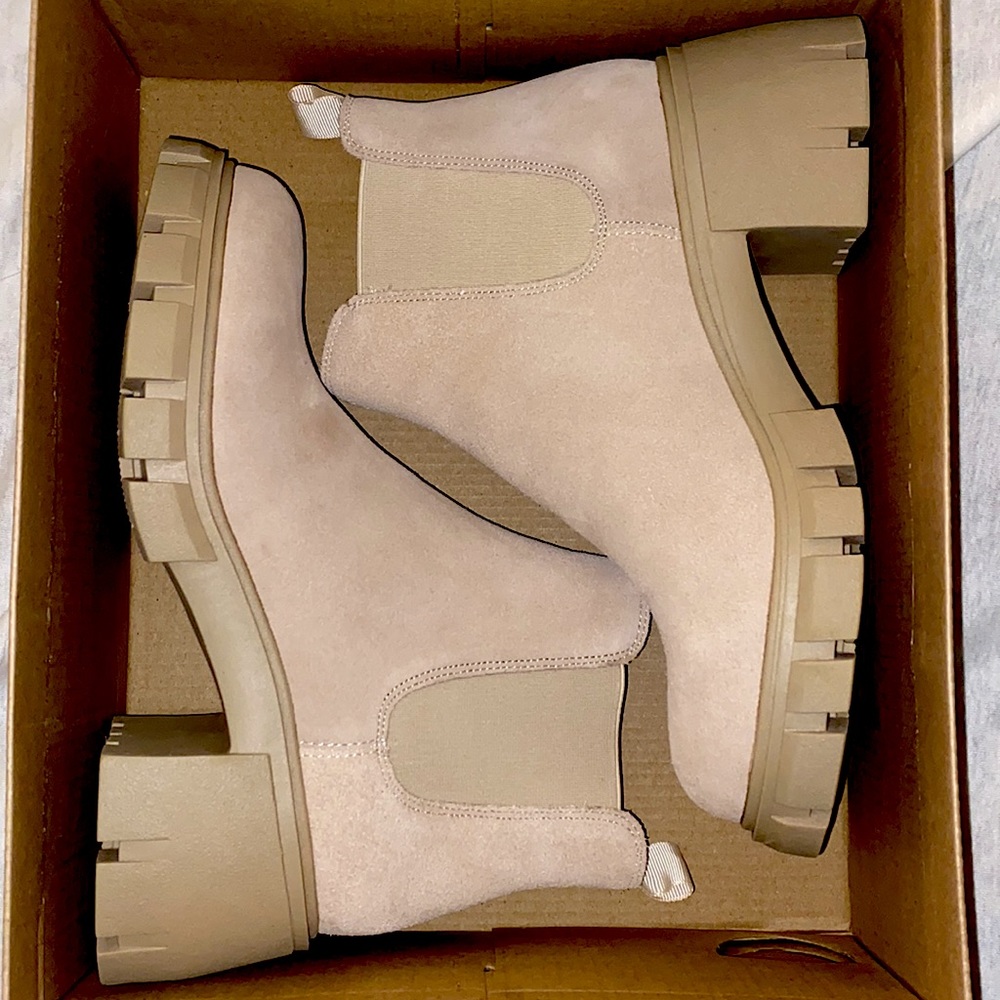 STEVE MADDEN HOWLER NWOT